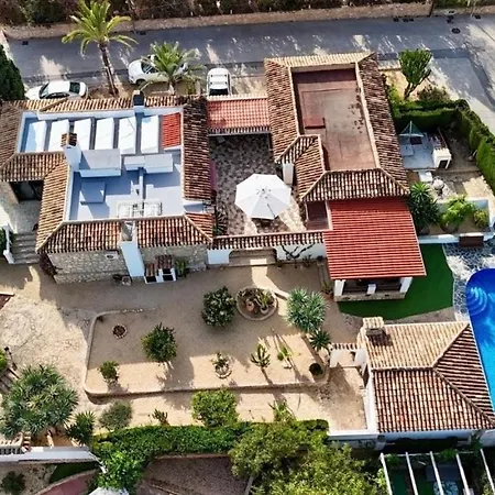 Lareina Villa *
