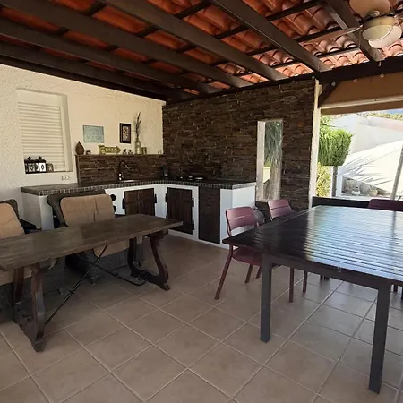 Lareina Villa *
